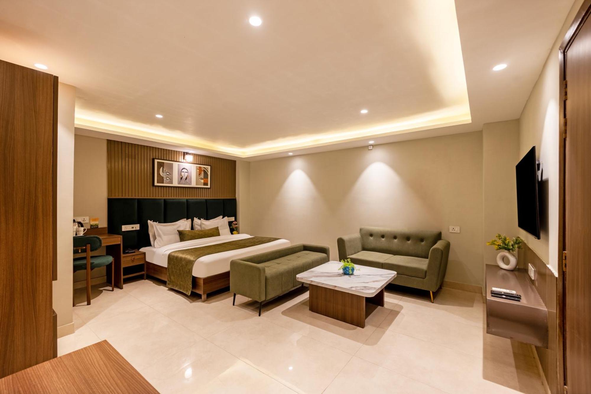 Hotel Saltstayz Premier - Paschim Vihar New Delhi